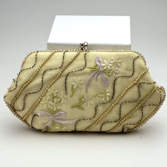 unknown Handbags - Vintage Beaded Clutch Bag Bag By Debbie Floral Embroidered‎